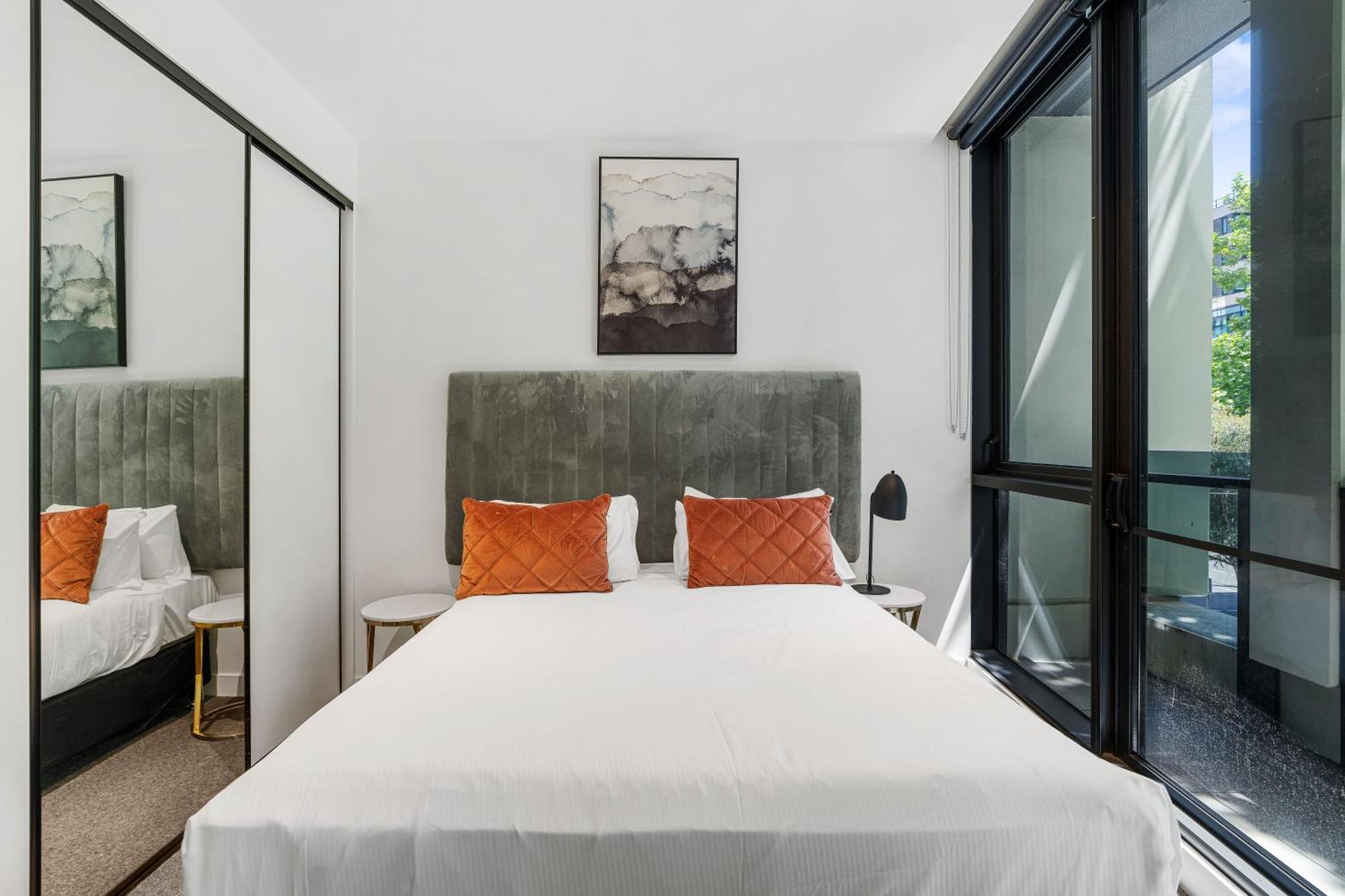 The Eminence Apartments By Cllix Melbourne Bagian luar foto